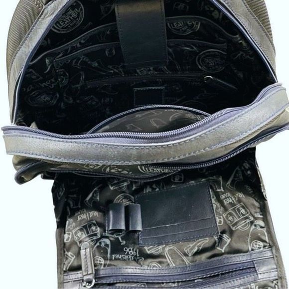 Velez Navy Handcrafted in Columbia Large Leather Lined Laptop Backpack — EUC - Picture 8 of 11